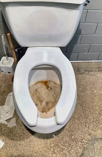 https://blockeddrainscarine.com.au/uploads/2025/07/blocked-toilet-27776.jpg