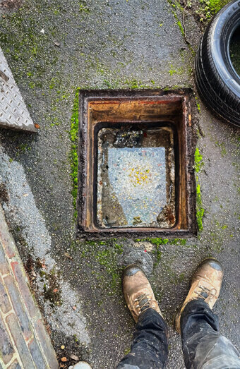https://blockeddrainscarine.com.au/uploads/2025/07/hero-blocked-sewers-23761.jpg