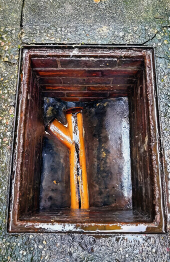 https://blockeddrainscarine.com.au/uploads/2025/07/hero-blocked-sewers-39472.jpg