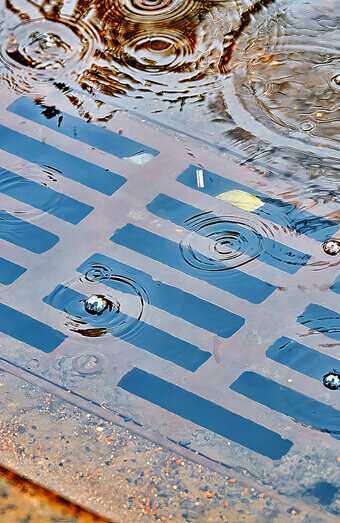 https://blockeddrainscarine.com.au/uploads/2025/07/stormwater-drains-58152.jpg