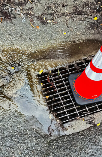 https://blockeddrainscarine.com.au/uploads/2025/07/stormwater-drains-60987.jpg